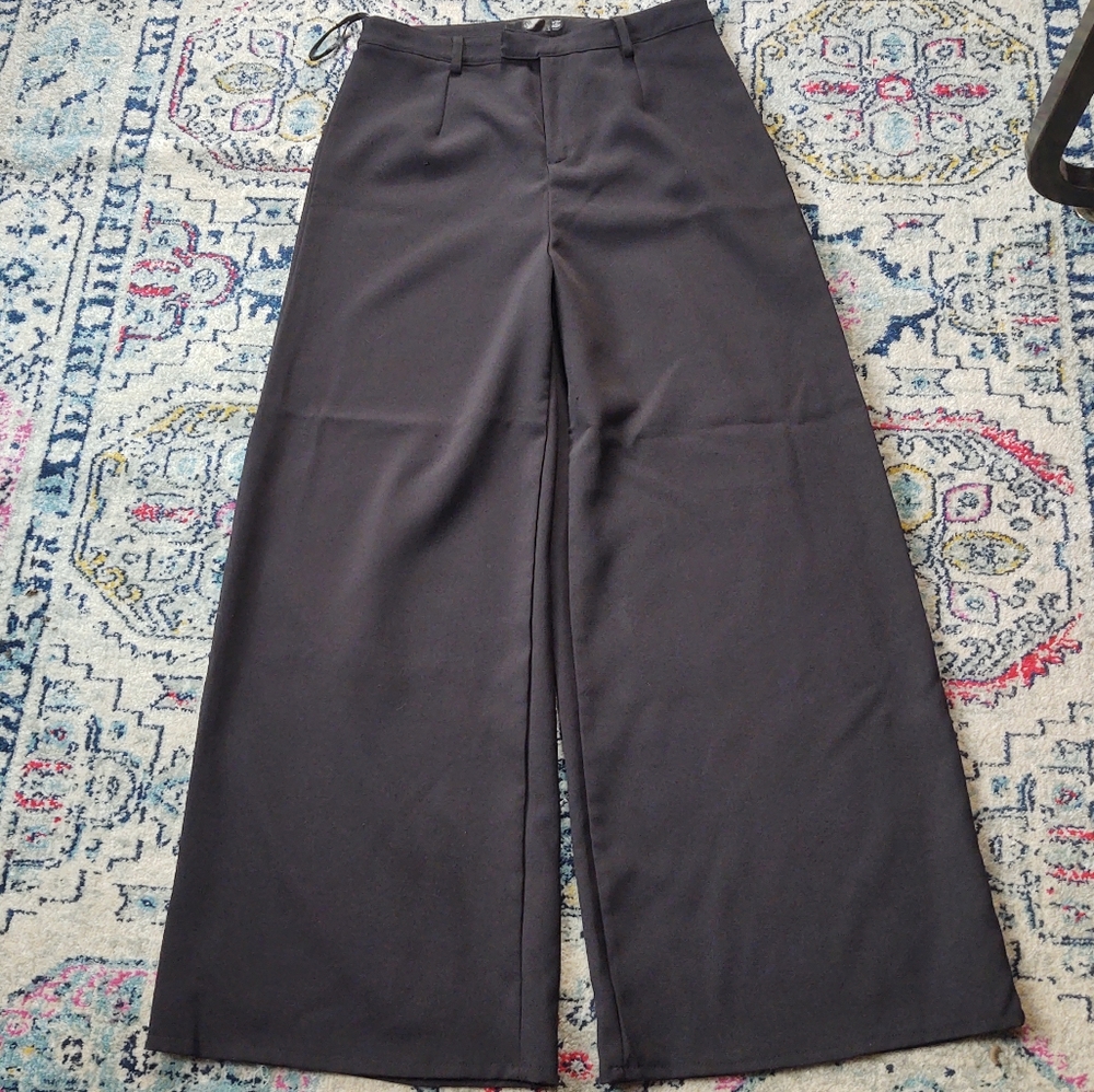 Wide leg, high waist trousers